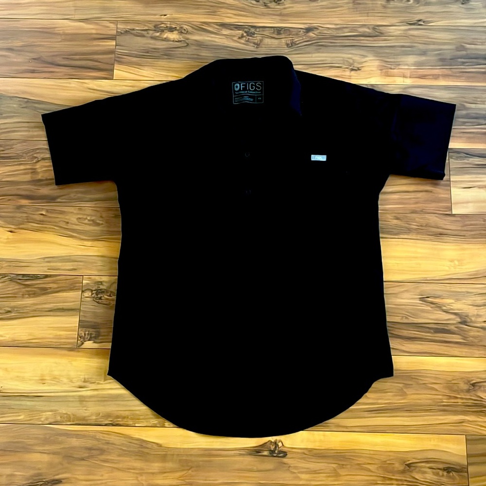 Rare collared three quarter button up scrub top